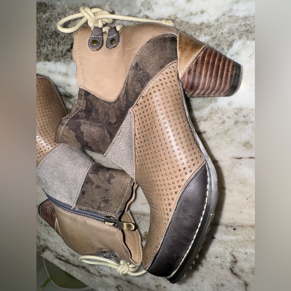 Elite by Corkys Rags Bootie 7 - Picture 5 of 14